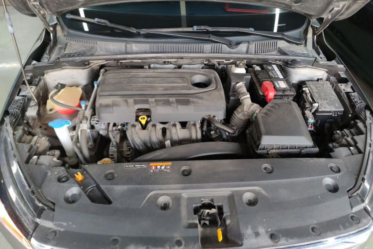 吉利汽车 帝豪 2022款 第4代 1.5L CVT尊贵型机舱底盘24