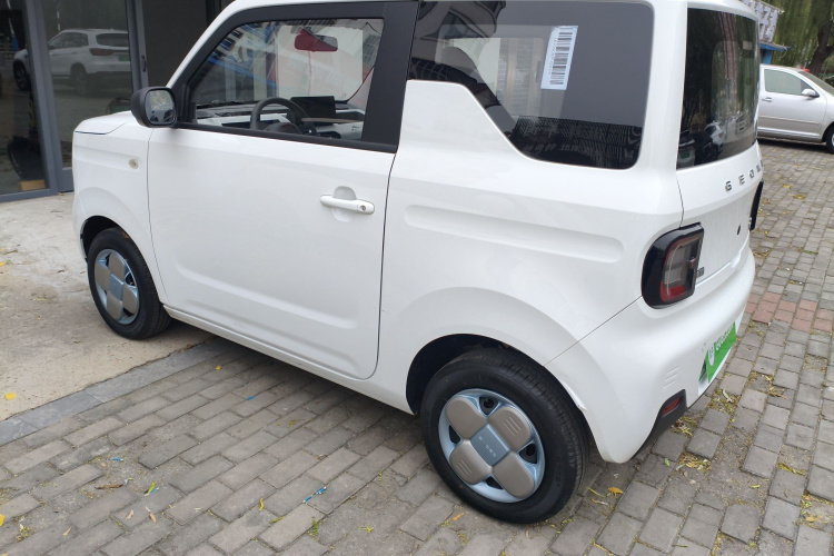 吉利银河 2023款 熊猫mini 120km 亚运熊车身外观4