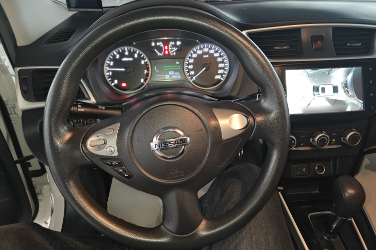 日产 轩逸 2019款 经典 1.6XL CVT豪华版中控内饰13