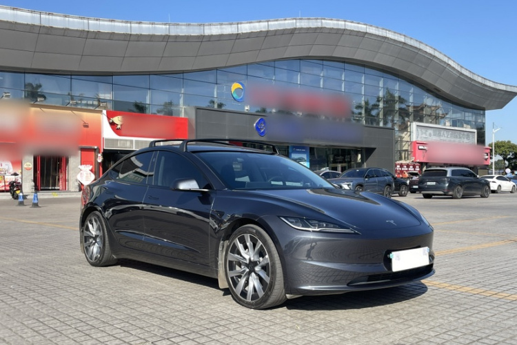 特斯拉 Model 3 2023款 长续航全轮驱动版车身外观6005