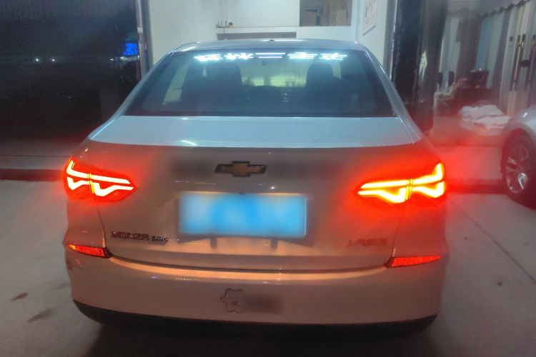 雪佛兰 科鲁泽 2022款 320 自动悦享天窗版车身外观6004