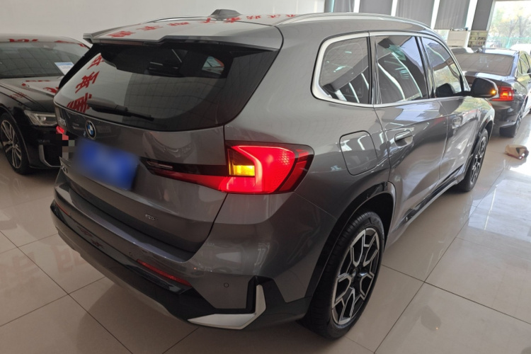 宝马X1 2023款 sDrive25Li X设计套装车身外观6005