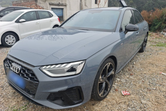 奥迪A4L 2022款 40 TFSI quattro RS套件燃速型