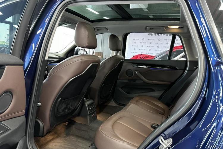 宝马X1 2020款 sDrive25Li 领先型中控内饰7003