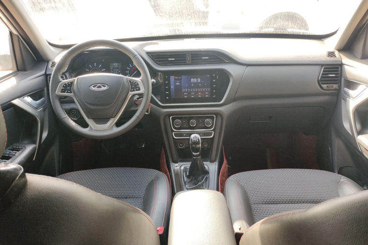 奇瑞 瑞虎3 2016款 1.6L 手动智尚版中控内饰12