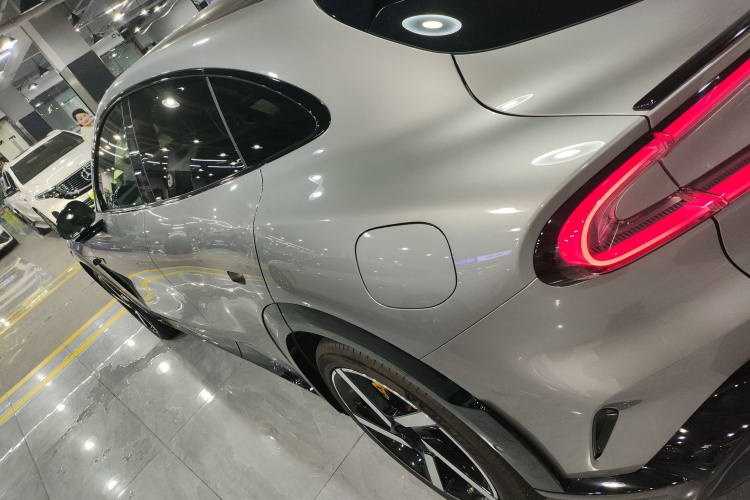 小米汽车 小米YU7 2025款 超长续航高性能四驱Max版车身外观6003