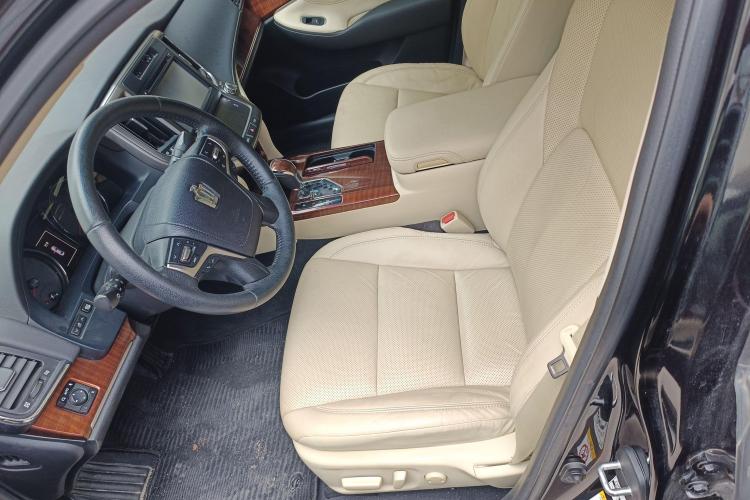 丰田 皇冠 2015款 2.5L 智享版中控内饰19