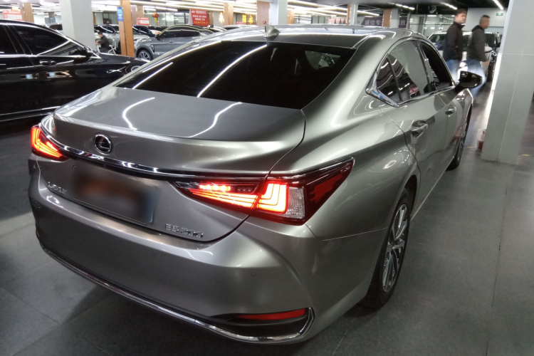 雷克萨斯ES 2023款 200 卓越版车身外观7