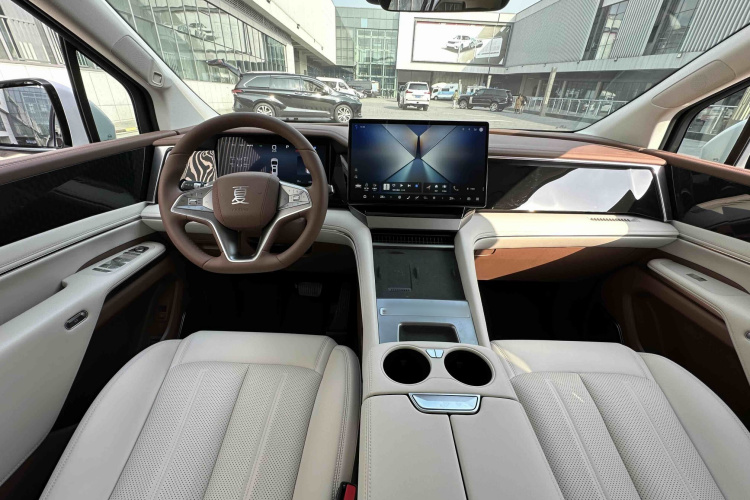 比亚迪 夏 2025款 DM-i 1.5T 180km 超越型中控内饰7001