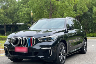 宝马X5 2022款 改款 xDrive 30Li 尊享型M运动套装