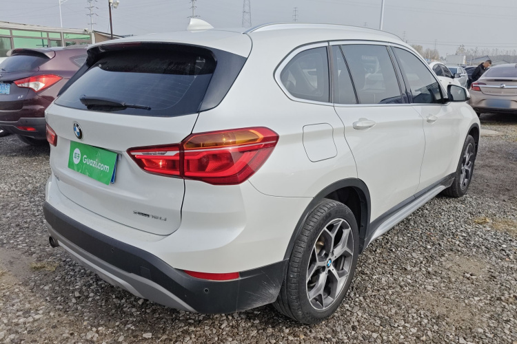 宝马X1 2019款 sDrive18Li 尊享型车身外观6005