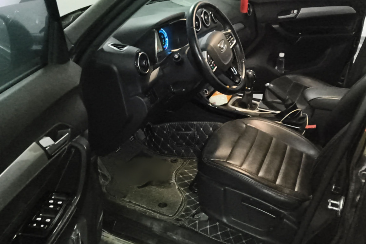 凯翼X3 2017款 1.6L 手动发烧友版 国V中控内饰7003