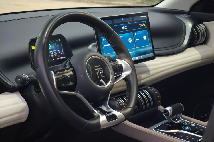 比亚迪 元PLUS 2023款 冠军版 510KM 超越型中控内饰7003