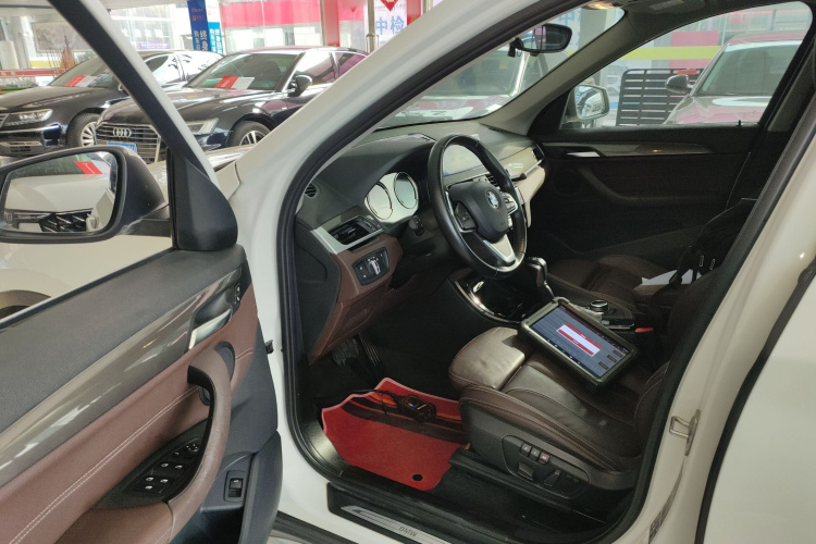 宝马X1 2019款 xDrive20Li 尊享型中控内饰20