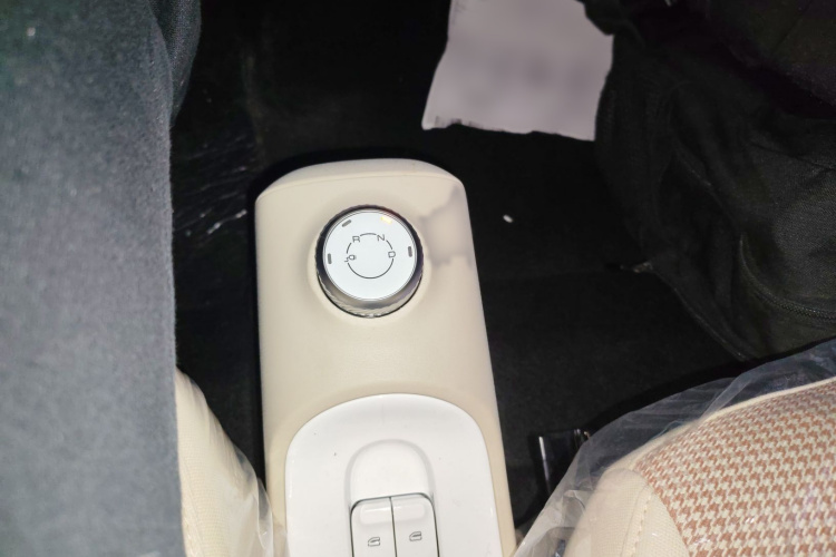 五菱汽车 宏光MINIEV 2024款 第三代 215km 青春版局部细节18