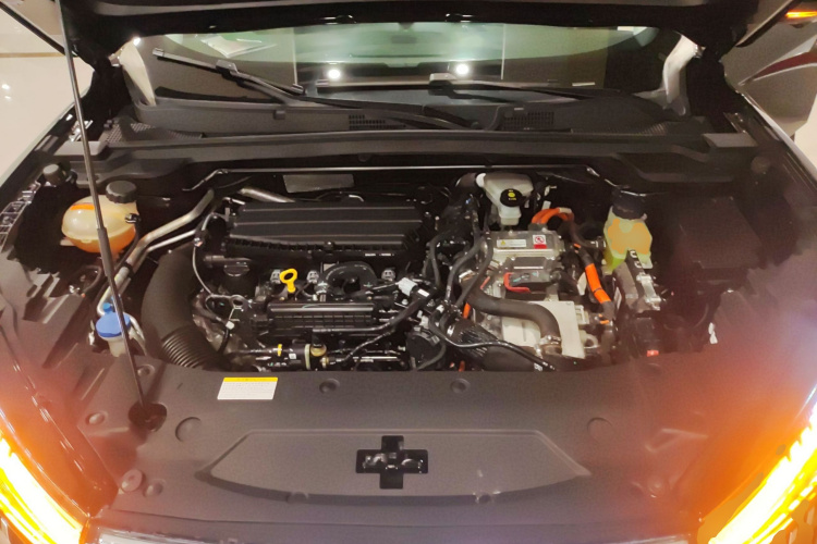 东风风神 皓瀚 2023款 DH-i 1.5T 尊贵版机舱底盘24