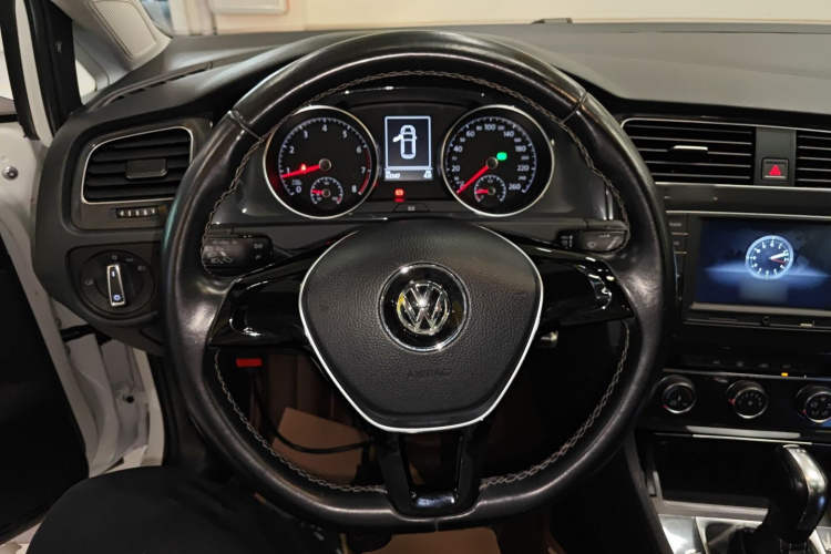 大众 高尔夫 2017款 230TSI 自动舒适百万辆纪念版局部细节13