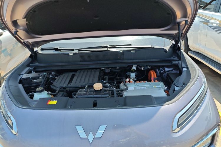 五菱汽车 五菱星云 2023款 2.0L DHT 旗舰版机舱底盘24