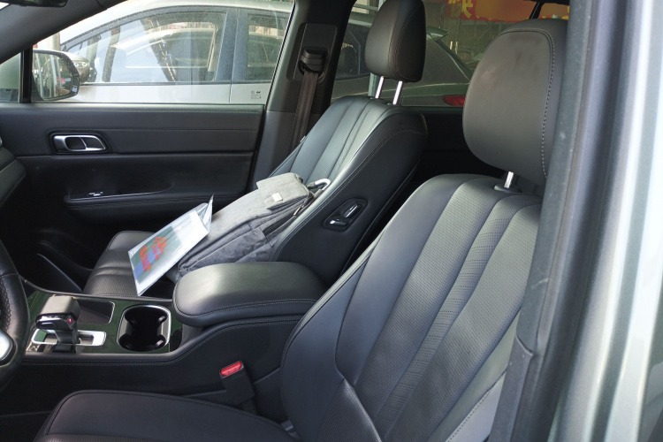 理想汽车 理想ONE 2020款 增程6座版局部细节19