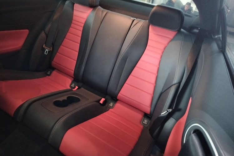 奔驰E级(进口) 2020款 E 260 4MATIC 轿跑车中控内饰7004