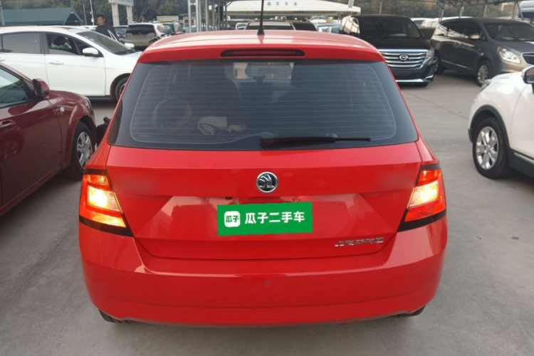 斯柯达 晶锐 2017款 1.4L 手动车享版车身外观6004