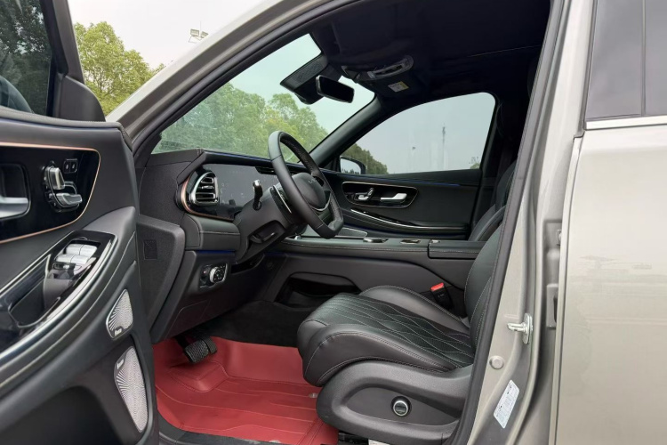 星途揽月 2024款 国际版 400T 四驱星尊 7座中控内饰7002