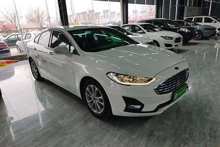 福特 蒙迪欧 2020款 EcoBoost 180 时尚型车身外观3