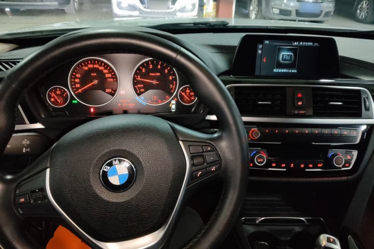 宝马3系 2018款 320Li xDrive 时尚型中控内饰13