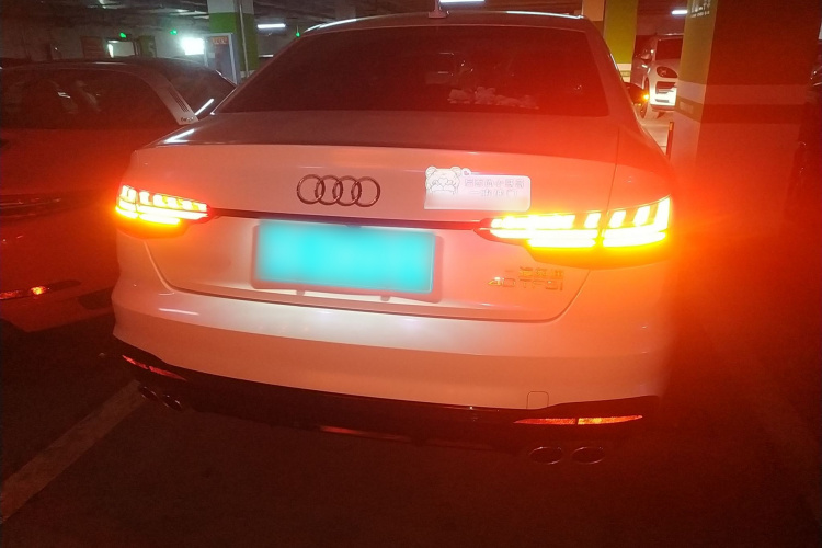 奥迪A4L 2022款 40 TFSI 豪华动感型车身外观6