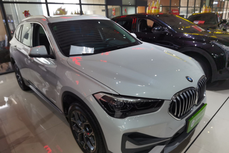 宝马X1 2020款 sDrive20Li 尊享型车身外观3