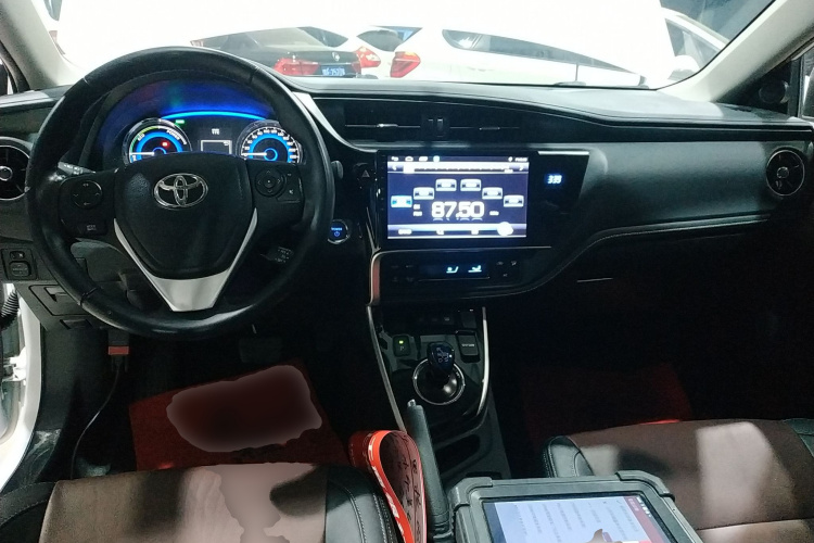 丰田 卡罗拉 2018款 双擎 1.8L E-CVT智尚版中控内饰12