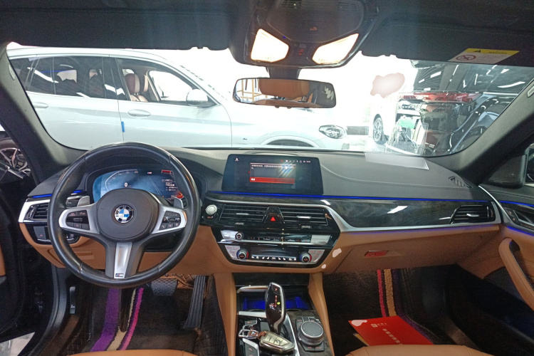 宝马5系 2020款 530Li 尊享型 M运动套装中控内饰12