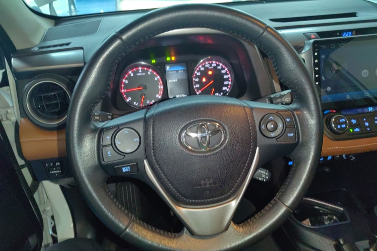 丰田 RAV4荣放 2016款 2.5L 自动四驱精英版局部细节13