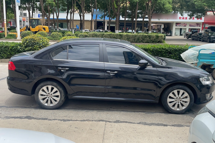 大众 朗逸 2013款 改款经典 1.6L 自动舒适版车身外观6002