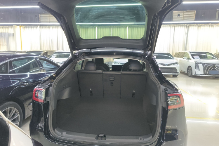 特斯拉 Model Y 2022款 长续航全轮驱动版局部细节23