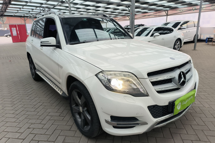 奔驰GLK级 2013款 改款 GLK 300 4MATIC 时尚型车身外观3