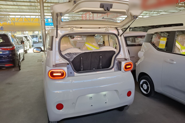 五菱汽车 宏光MINIEV 2024款 第三代 215km 青春版机舱底盘23