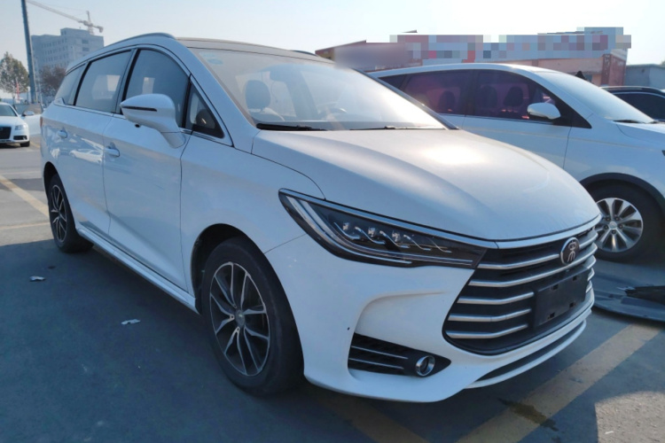 比亚迪 宋MAX 2017款 1.5T 自动智联精英型 7座车身外观3