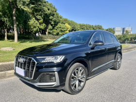 奥迪Q7 2020款 55 TFSI quattro S line运动型