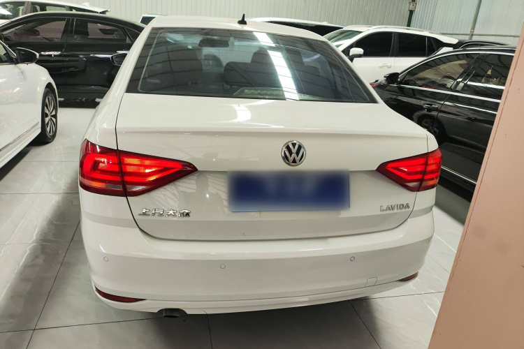 大众 朗逸 2017款 1.6L 自动风尚版车身外观6