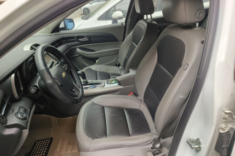 雪佛兰 迈锐宝 2014款 2.0L 自动豪华版中控内饰19