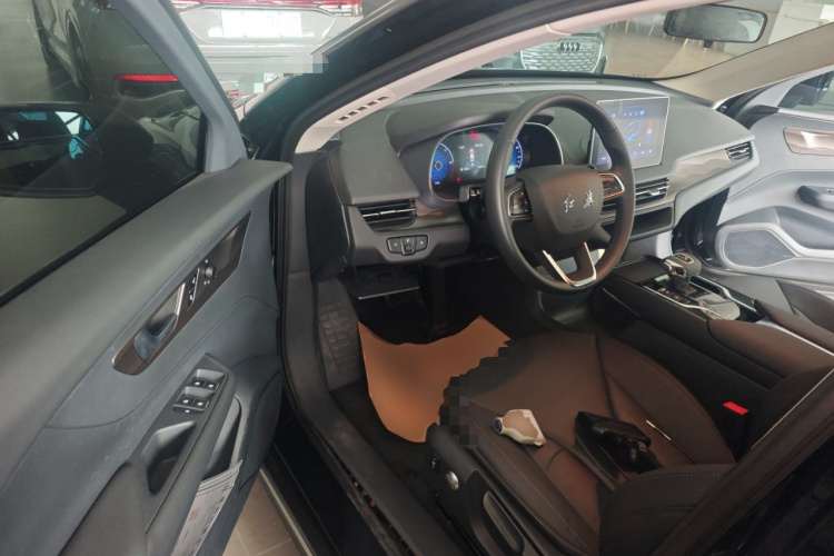 红旗E-QM5 2023款 基础出行版中控内饰20