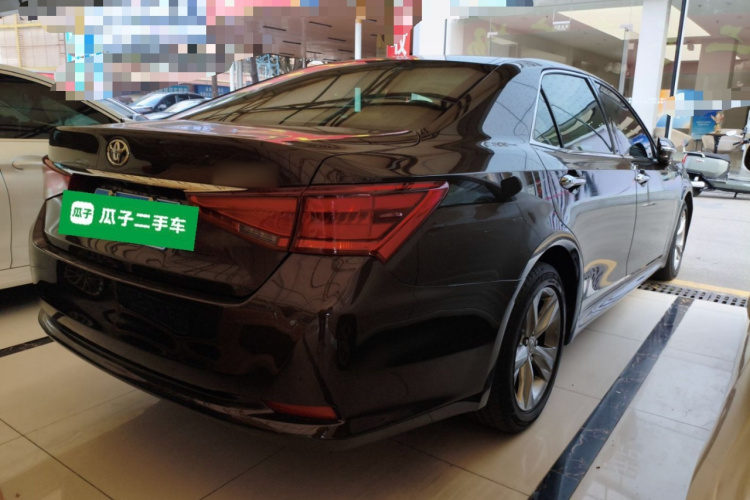 丰田 皇冠 2015款 2.0T 时尚版车身外观6005