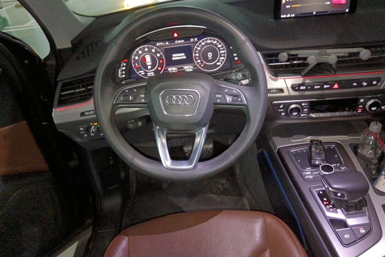 奥迪Q7 2019款 45 TFSI S line运动型中控内饰13