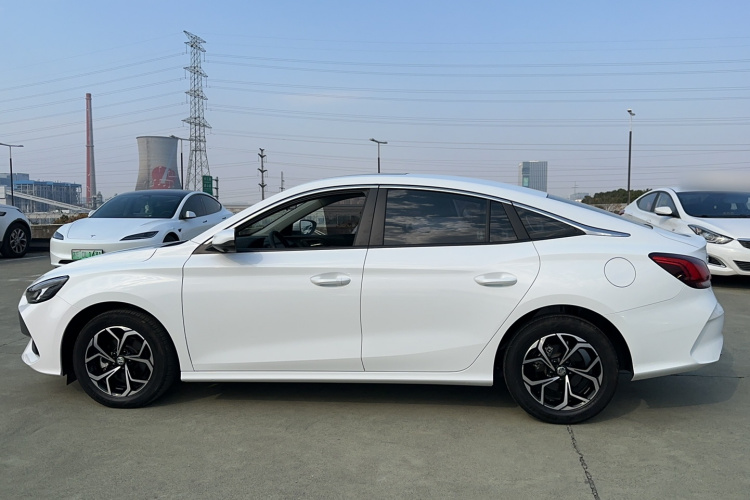名爵 MG5 2023款 180DVVT CVT豪华版车身外观6007