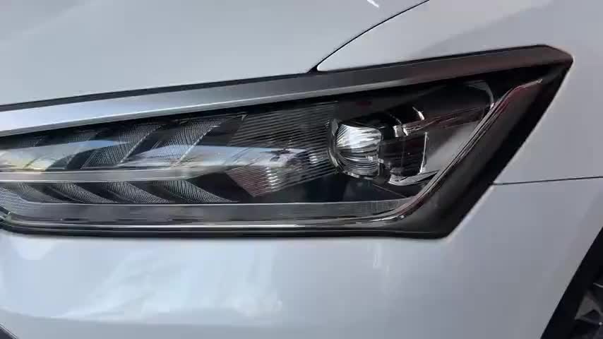 比亚迪 秦PLUS 2024款 荣耀版 DM-i 55KM领先型实拍1