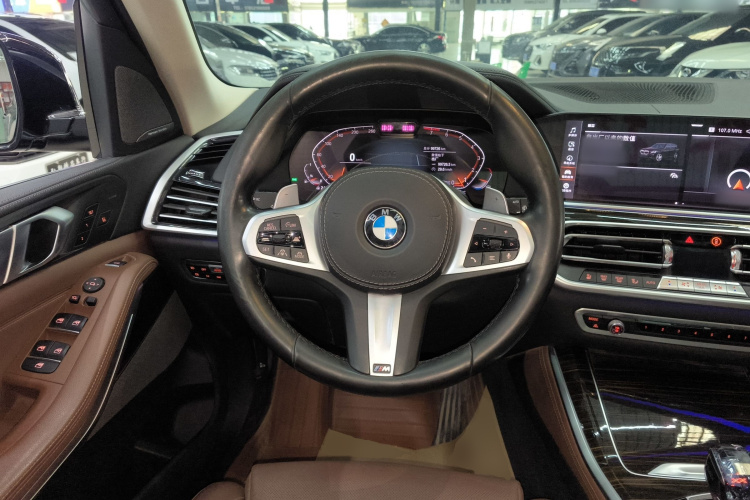 宝马X5(进口) 2019款 xDrive40i 尊享型 M运动套装局部细节13