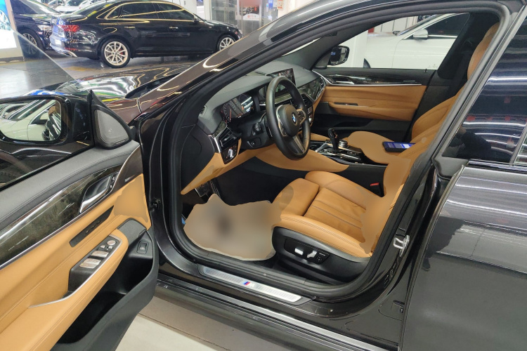 宝马6系GT 2019款 630i M运动套装中控内饰7003