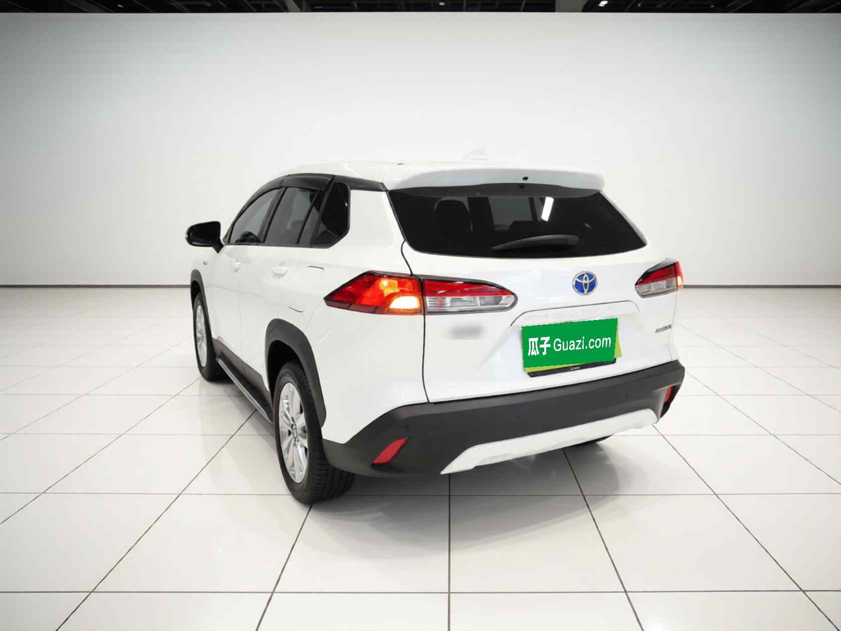 丰田 卡罗拉锐放 2023款 双擎 2.0L 先锋版(3)