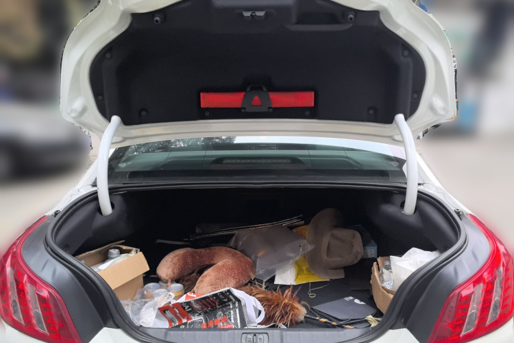 标致508 2013款 2.3L 两周年纪念 自动智享版中控内饰23